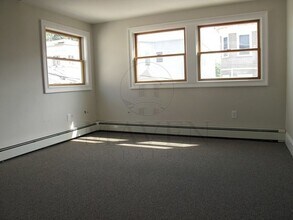 105 Conwell Ave, Unit 105 in Somerville, MA - Building Photo - Building Photo