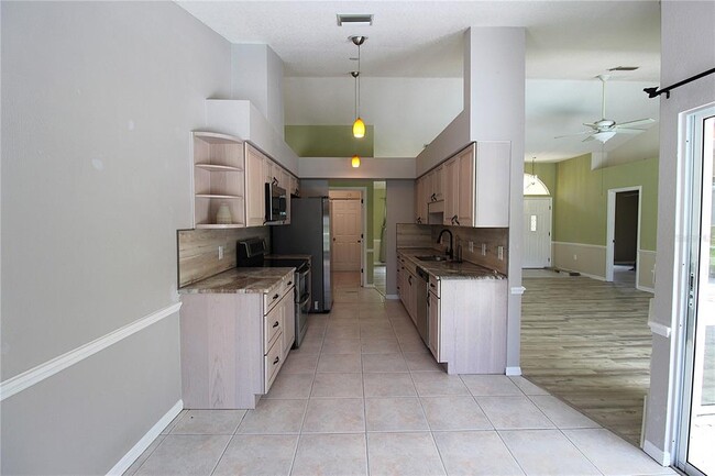 9421 Fruitland Ave in Englewood, FL - Building Photo - Building Photo