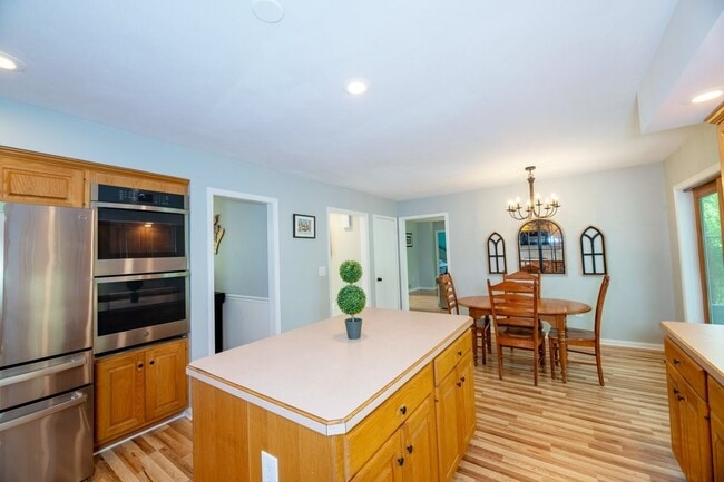 property at 5 Arrowood Ln