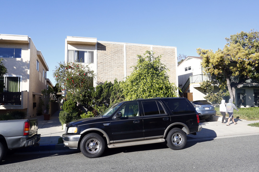 1450 Harvard St in Santa Monica, CA - Building Photo