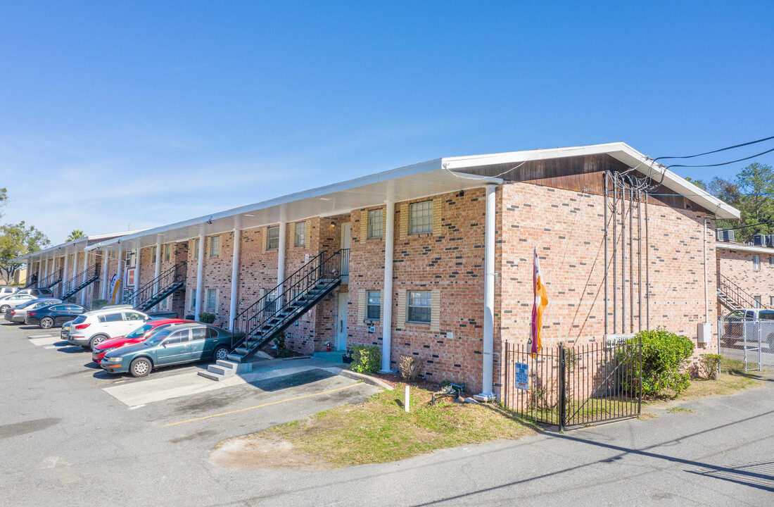 Peoples Choice Apartments LLC in Jacksonville, FL - Building Photo