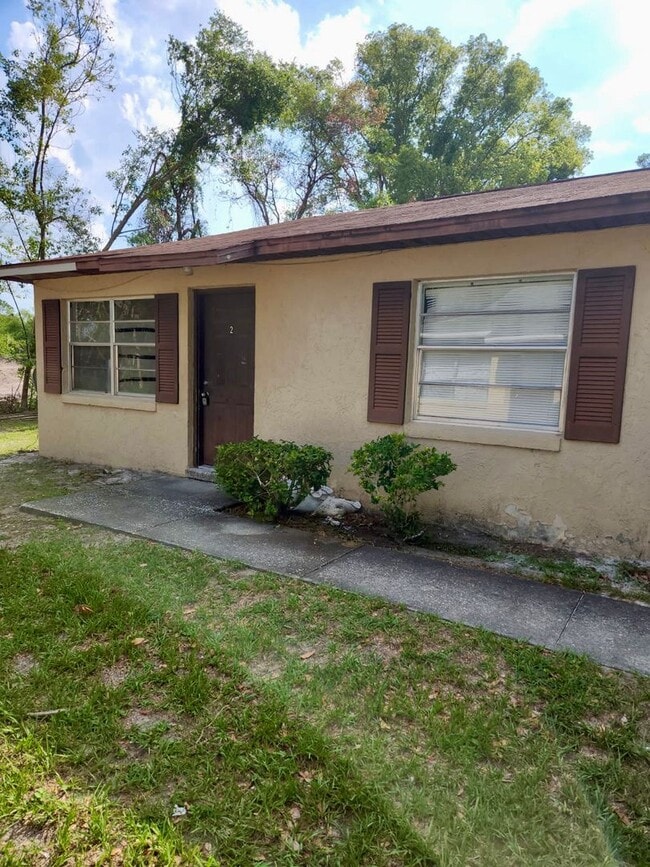 property at 1711 Birchwood Cir