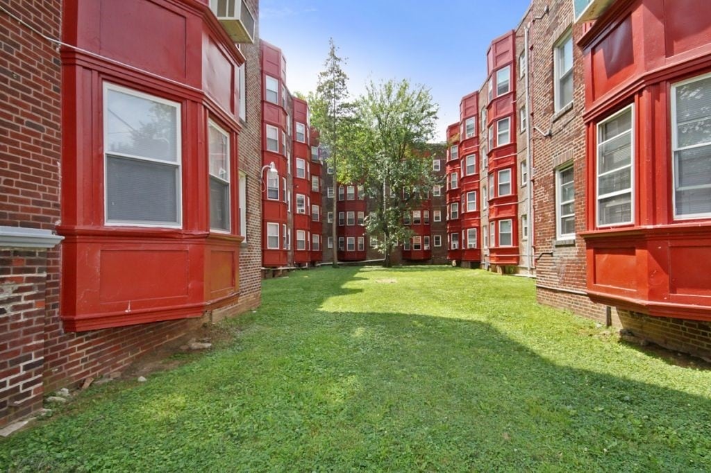 Q Wayne Gardens Philadelphia, PA Apartments