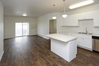 Woodbridge in Bismarck, ND - Foto de edificio - Interior Photo