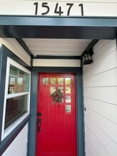 15471 Victoria Ln in Huntington Beach, CA - Building Photo - Building Photo