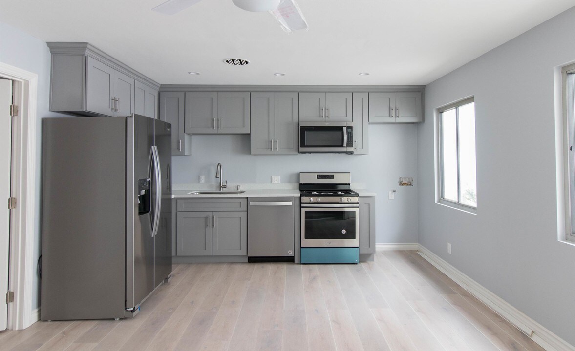 1024 Loma Ave-Unit -6 in Long Beach, CA - Foto de edificio