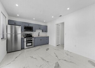921 NW 22nd Ct in Miami, FL - Building Photo - Building Photo