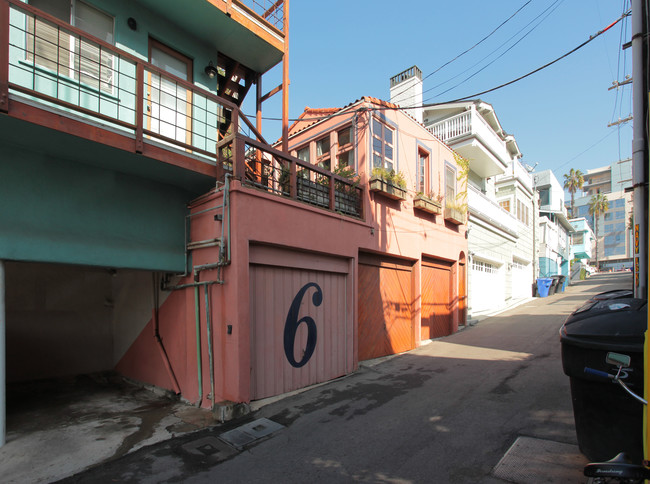 6 Seaview Ter in Santa Monica, CA - Foto de edificio - Building Photo