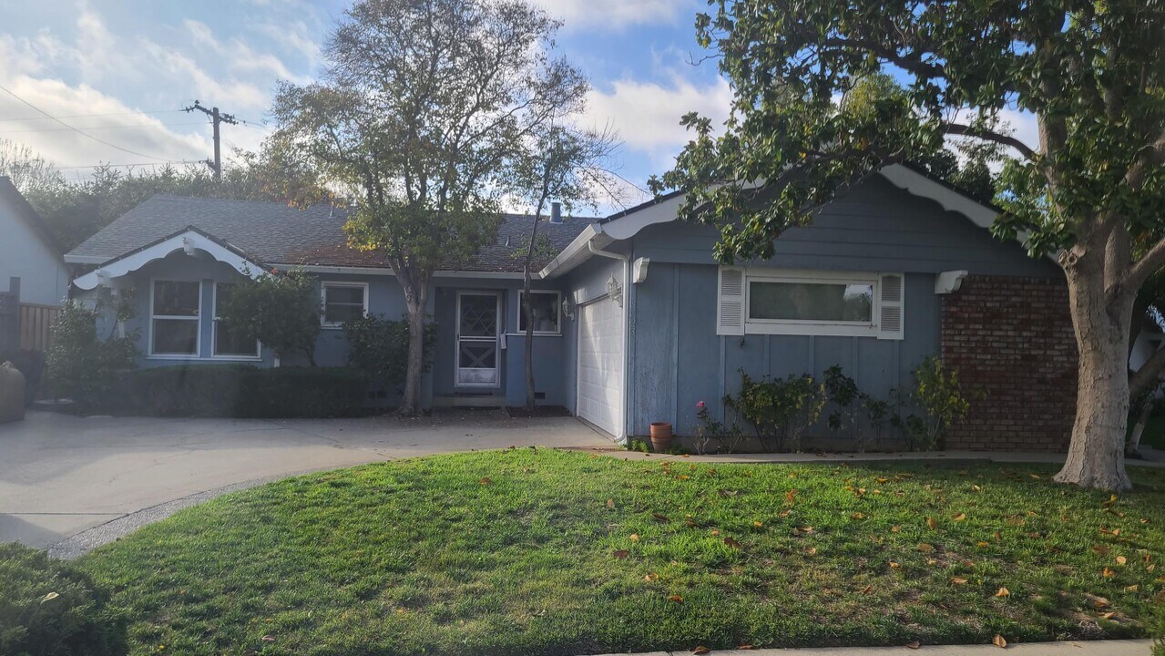 5523 Mary Jo Way in San Jose, CA - Building Photo