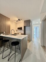 15 Guizot Rue E in Montréal, QC - Building Photo