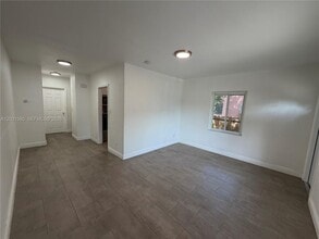 7712 NE 1st Ct in Miami, FL - Building Photo - Building Photo