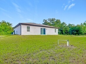 1204 Goshen Rd in North Port, FL - Building Photo - Building Photo
