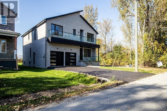 496 Duclos Point Rd in Georgina, ON - Building Photo - Building Photo