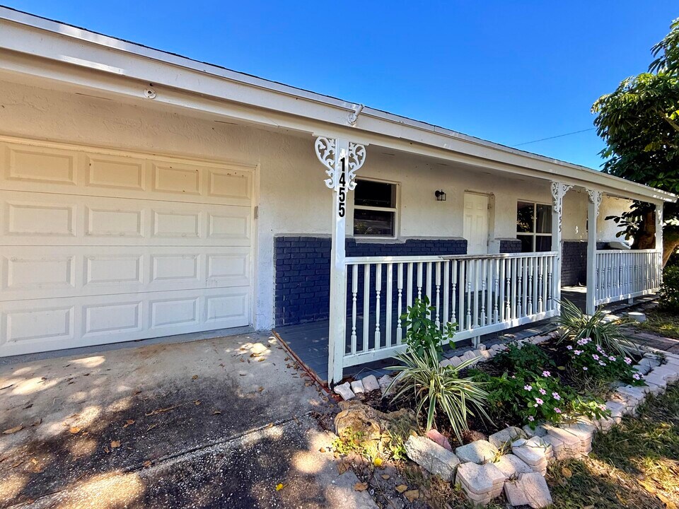 1455 NE Silver Maple Way in Jensen Beach, FL - Building Photo
