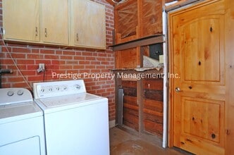 1325 N Swan Rd in Tucson, AZ - Building Photo - Building Photo