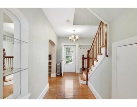 109 Walnut St, Unit 1 in Malden, MA - Building Photo - Building Photo