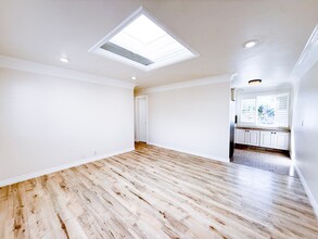 215 E El Portal in San Clemente, CA - Building Photo - Building Photo