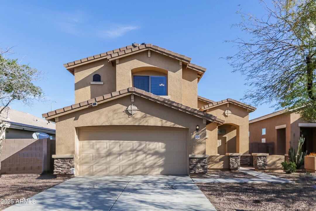 11026 W Mountain View Dr in Avondale, AZ - Building Photo
