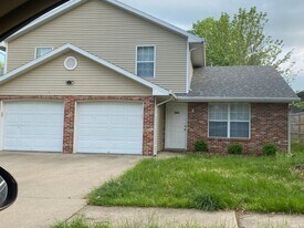 2416-2418-2418 Santa Rosa Ct in Columbia, MO - Building Photo