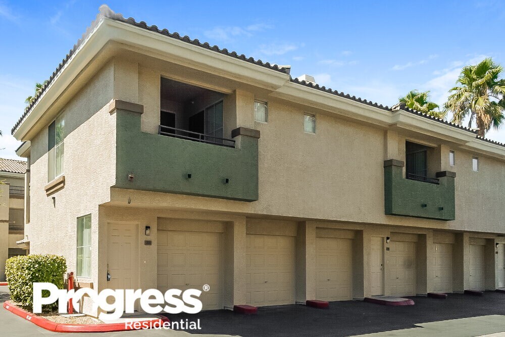 7131 S Durango Dr in Las Vegas, NV - Building Photo