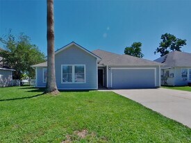 5008 Asia Ln in Dickinson, TX - Building Photo
