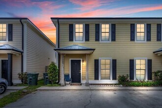 1720 Mignonette Ln, Unit B in Lake Charles, LA - Building Photo - Building Photo