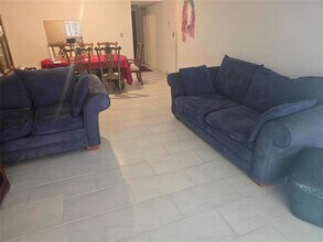 2800 Somerset Dr in Lauderdale Lakes, FL - Building Photo - Building Photo