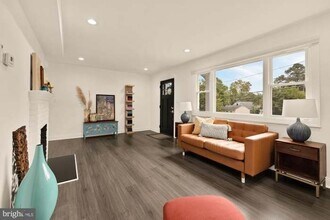 6728 Barrett Rd in Falls Church, VA - Building Photo - Building Photo