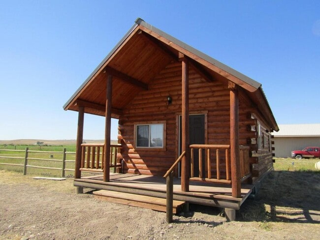517 MT-200 in Vaughn, MT - Foto de edificio - Building Photo