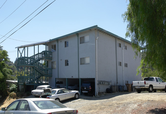 524 Richardson St in Martinez, CA - Foto de edificio - Building Photo