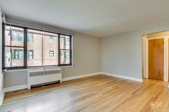 Winchester 7363 N in Chicago, IL - Building Photo - Interior Photo