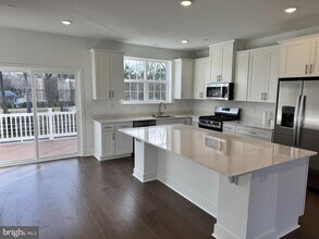 117 FRED CLARK Dr in Pennington, NJ - Building Photo - Building Photo