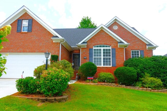 property at 923 Squires Pt