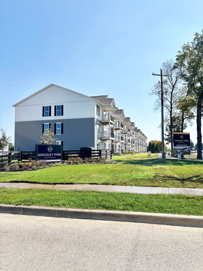 Kingsley Park in Canal Winchester, OH - Foto de edificio - Building Photo