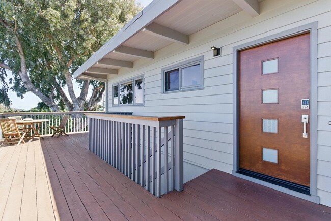 3225 Upper Lock Ave in Belmont, CA - Building Photo - Building Photo