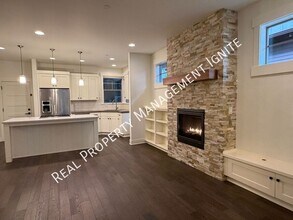 1650 NW Lewis St in Bend, OR - Building Photo - Building Photo