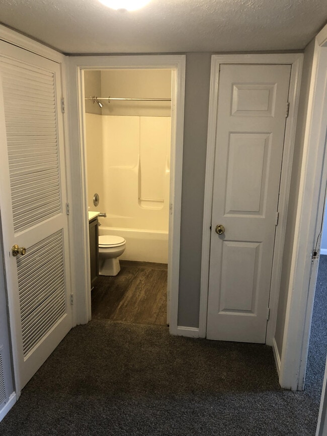 5118 Keegan Way in Louisville, KY - Building Photo - Building Photo