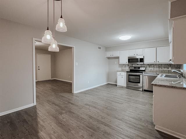 102 Hullum Dr in Teague, TX - Building Photo - Building Photo