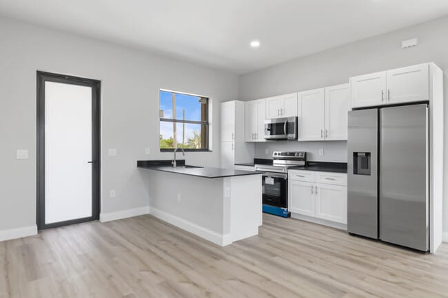 8014 Mangrove Cir in La Belle, FL - Building Photo - Building Photo
