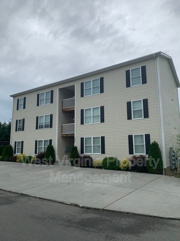 196 Cardinal Way in Lewisburg, WV - Building Photo - Building Photo