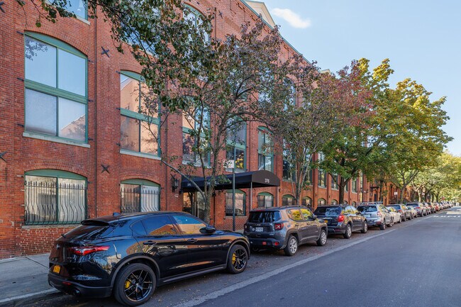 The Mill in Brooklyn, NY - Foto de edificio - Building Photo