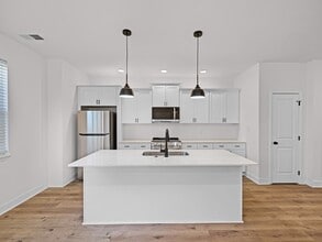 521 Lambuth Blvd, Unit A in Jackson, TN - Foto de edificio - Building Photo