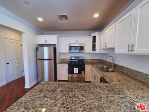 5332 Virginia Ave in Los Angeles, CA - Building Photo - Building Photo