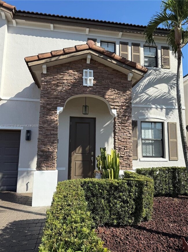 1535 SW 145th Ave in Miami, FL - Building Photo - Building Photo