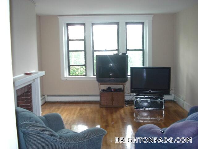 1682 Commonwealth Ave in Boston, MA - Building Photo - Building Photo