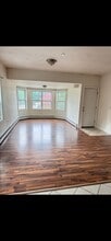 14 Brandon Rd, Unit Top Floor - Front in Dudley, MA - Building Photo - Building Photo