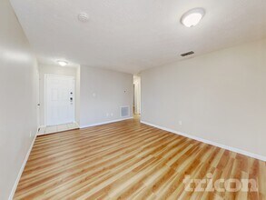 2704 Mnr Hl Dr, Unit 1126 9th St NW Unit 602 - Unit 4 in Brandon, FL - Building Photo - Building Photo