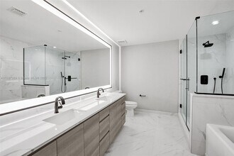 419 SE 2nd St-Unit -PH3 in Fort Lauderdale, FL - Building Photo - Building Photo