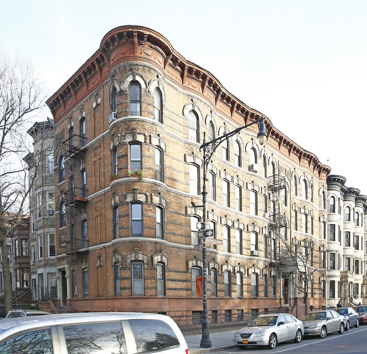 166 Prospect Park W in Brooklyn, NY - Building Photo