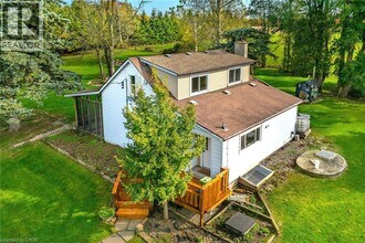 1868 Jerseyville Rd W in Hamilton, ON - Building Photo - Building Photo